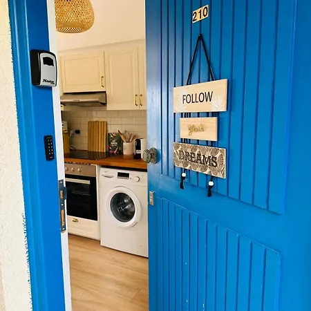 Healthy Vacation With Sea View, Pool, 2 Double Beds Klorakas