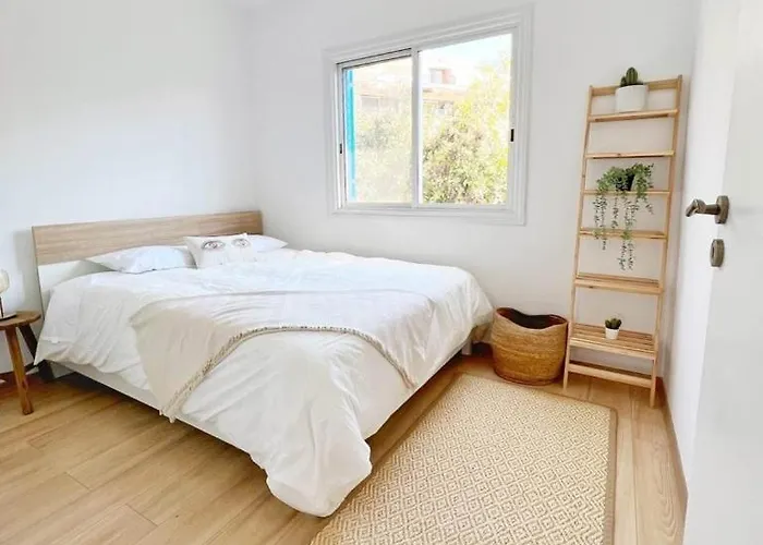 Healthy Vacation With Sea View, Pool, 2 Double Beds 아파트 *