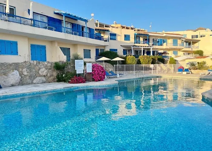 Apartment Holistic Homes - Sea View, Pool, 2 Double Beds Klorakas